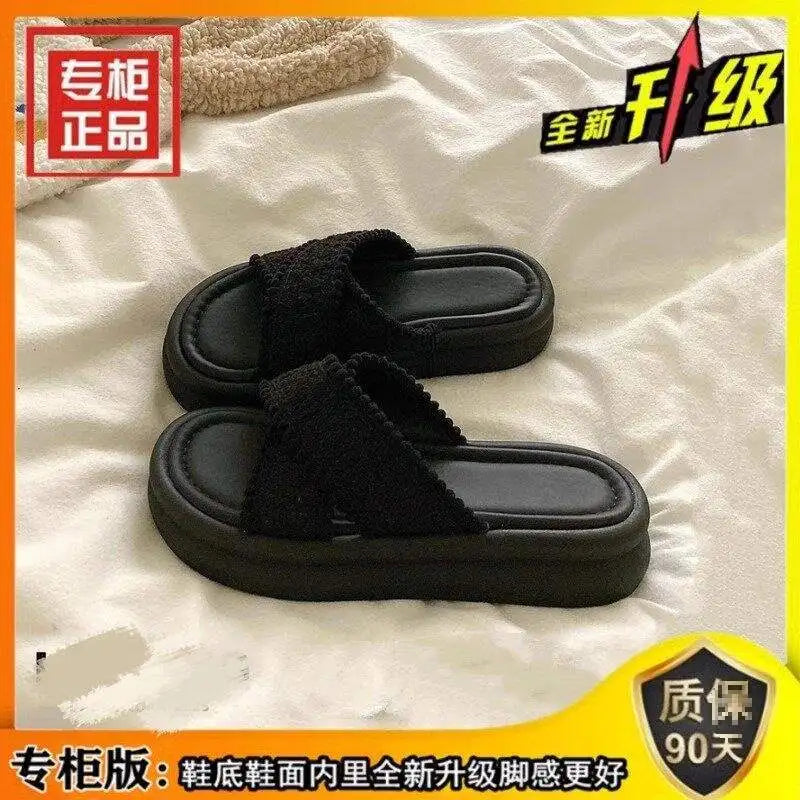 Thick Bottom Sandals Women's Outdoor Wearable Flip Flops Breathable Summer Beach Slippers Stylish Anti-Slip Comfortable