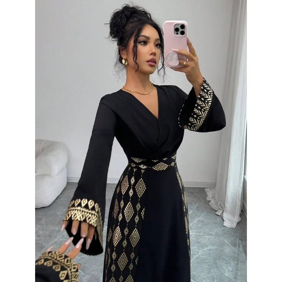 【Spot goods】Rafferiza V-Neck Pleated Fashionable And Simple Elegant And Sophisticated Fairy-Like Long-Sleeved Black And Gold Ho