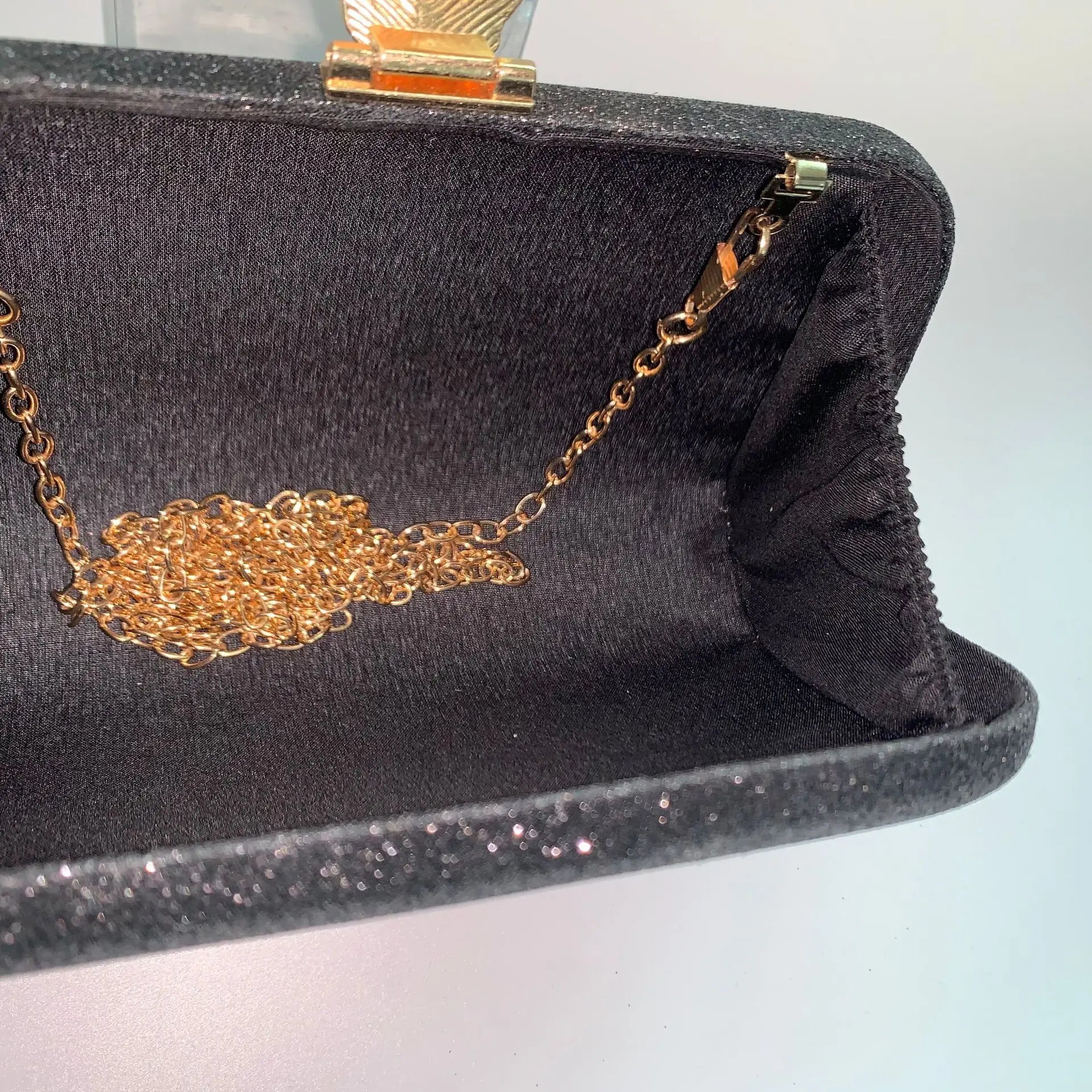 Elegant Evening Clutch Bag with Chain Strap in Acrylic for Women Suitable for Banquets And Cross-Border Events Hard Shell Squ...
