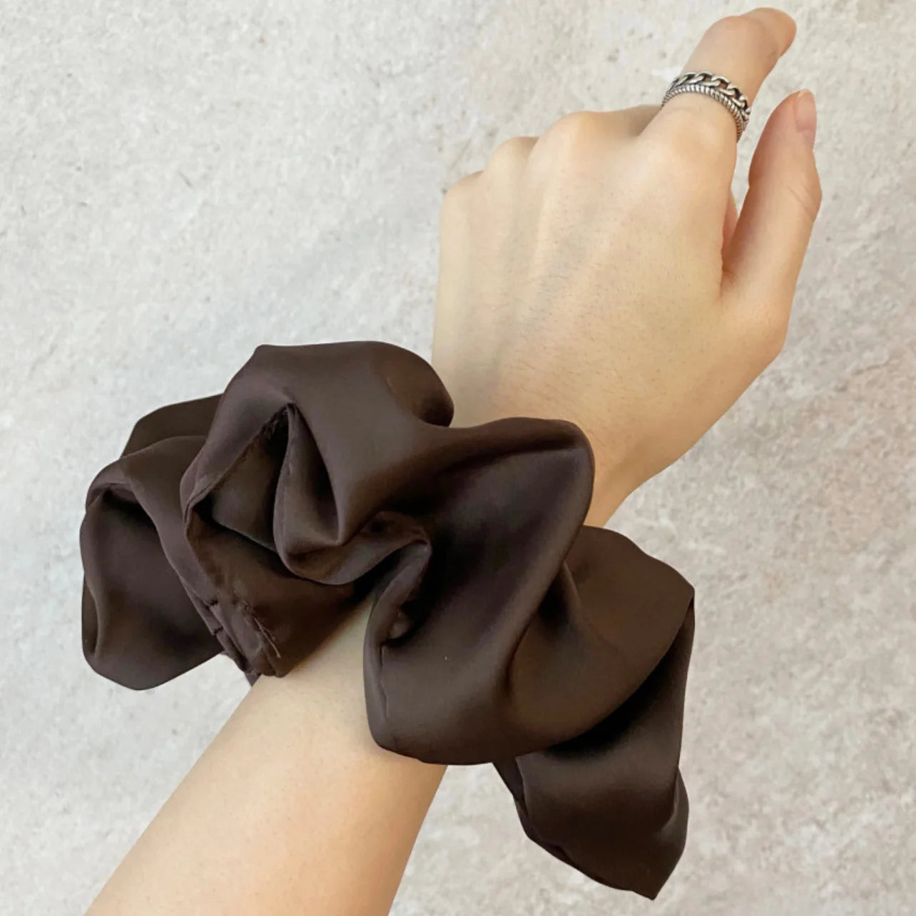 Women Soild Color Oversized Satin Scrunchies Fashion Elastic Hair Ties Ponytail Holder Satin Scrunchie Hair Accessories