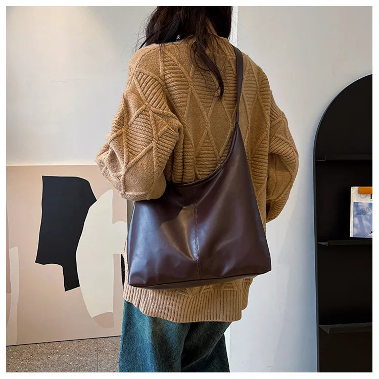 Large-Capacity Women’s Commuting Shoulder Bag – Winter 2025 Popular Solid Color, Simple & Versatile Fashion Bag