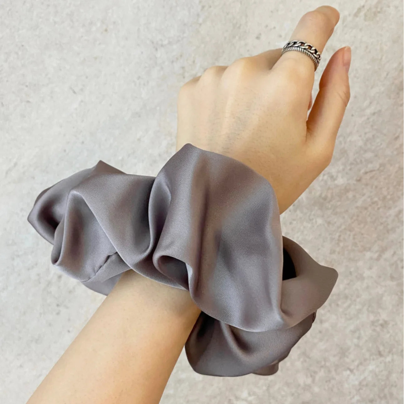 Women Soild Color Oversized Satin Scrunchies Fashion Elastic Hair Ties Ponytail Holder Satin Scrunchie Hair Accessories