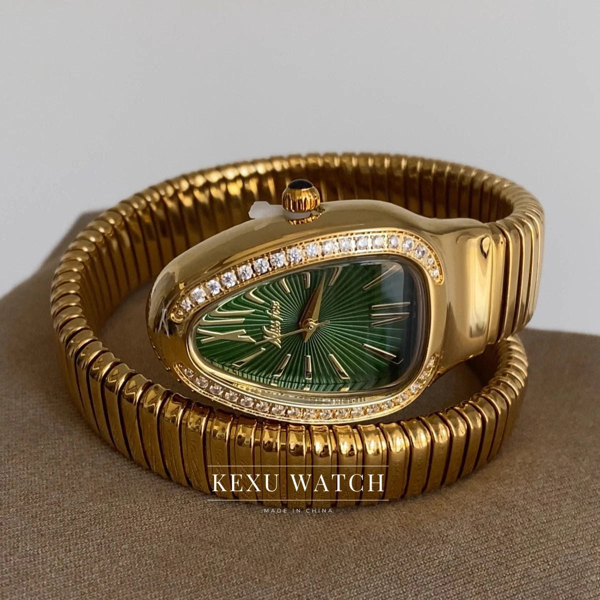 MissFox Watch Elegant Roman Numeral Green Dial Watch for Women, Dainty Snake Head Shape Quartz Wristwatch for Women
