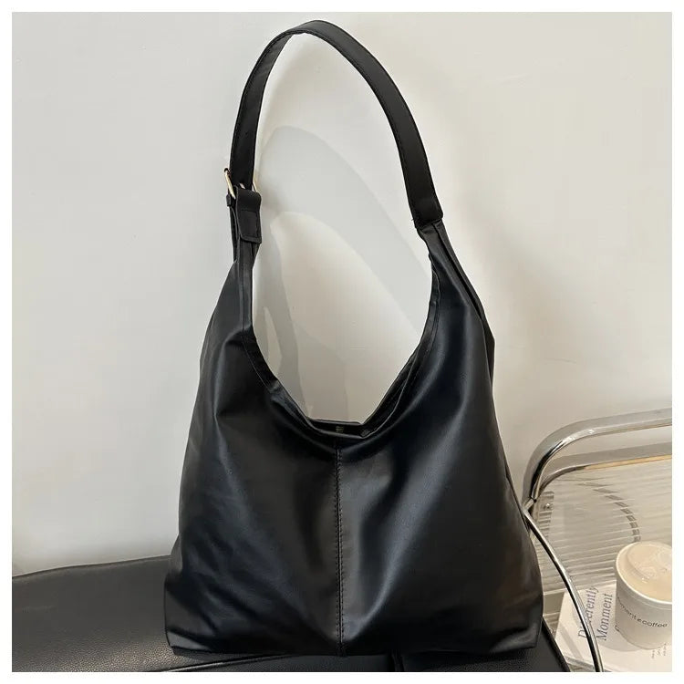 Large-Capacity Women’s Commuting Shoulder Bag – Winter 2025 Popular Solid Color, Simple & Versatile Fashion Bag