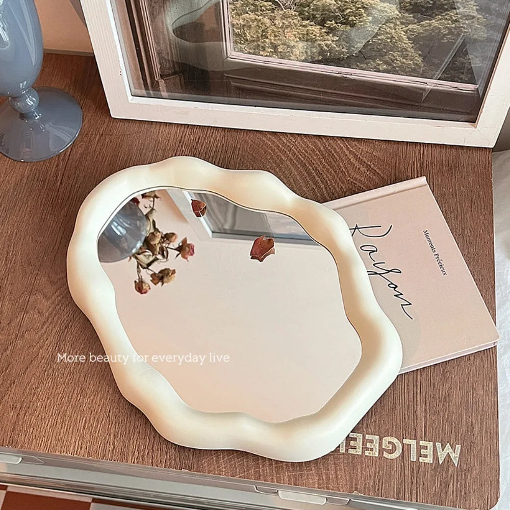 Cream Style Cloud-Shaped Makeup Mirror – 1pc