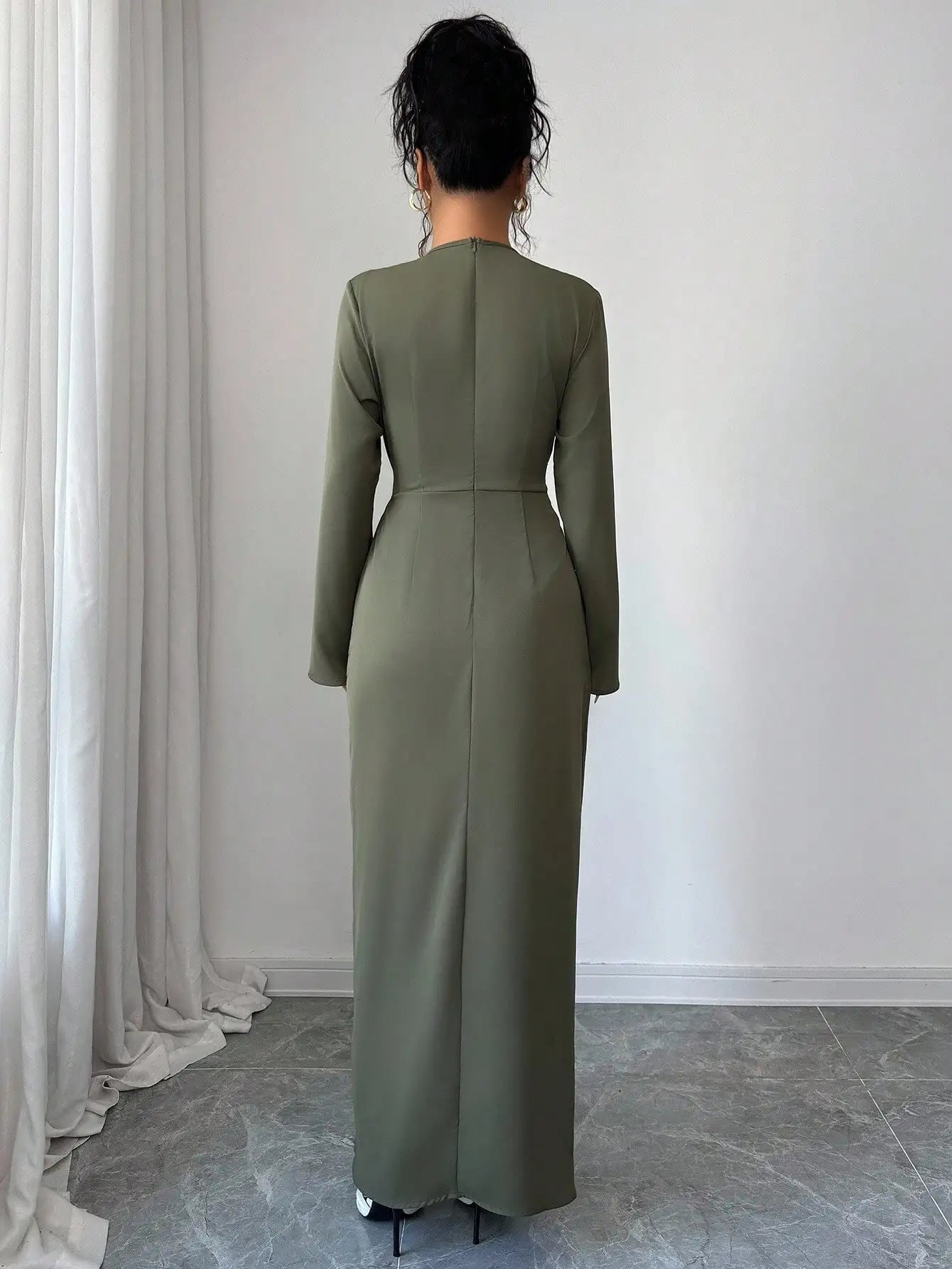 Woman Elegant Wrap V Neck Maxi Dress Ruched Waist High Slit Long Sleeve Gown Sophisticated Mature Style Outfit for Formal Events
