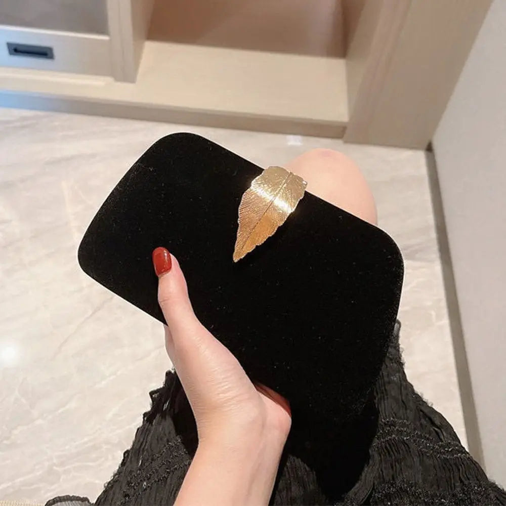 Retro Black Evening Clutch Bags Velvet Luxury Designer Formal Dinner HandBag Wedding Clutch for Ladies Women