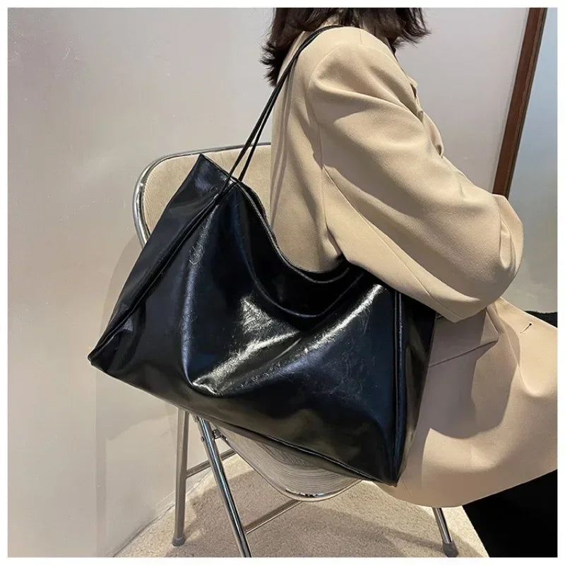 Women’s Fashion Tote Bag – Large Capacity Soft PU Leather Retro Shoulder & Crossbody Bucket Bag