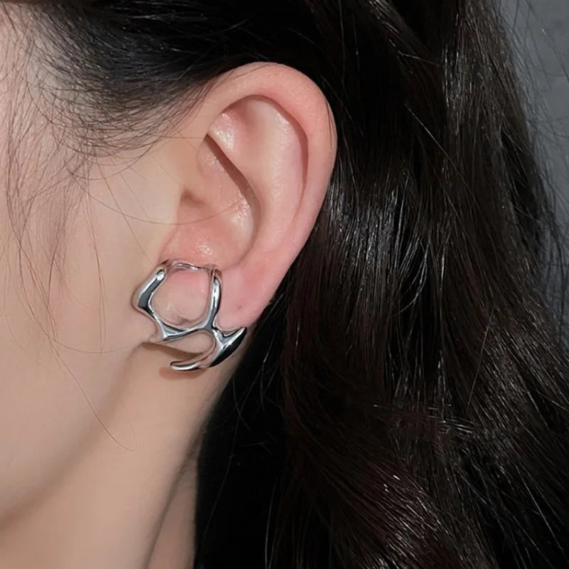 Y2K Irregular Liquid Earrings for Women – Silver Hip-Hop Punk Geometric Clip-On Earrings, Trendy Party Jewelry 2024