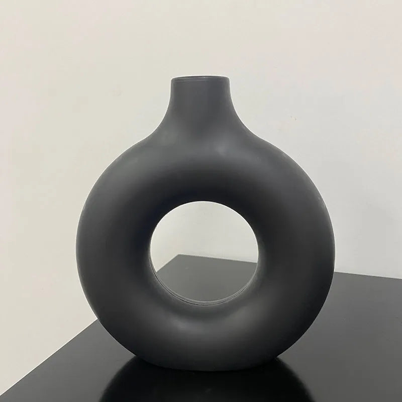 Simple Donut-Shaped Plastic Vase – Single Flower Pot