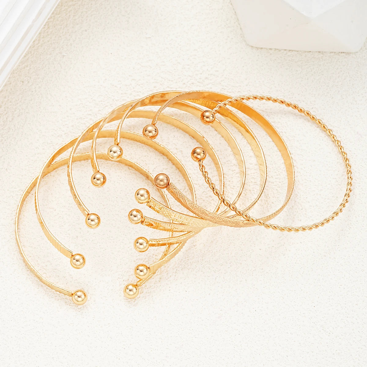 7 PCS Punk Gold Bracelet Set for Women – Goth Streetwear Open Bangles with Heart Metal Design (2024)