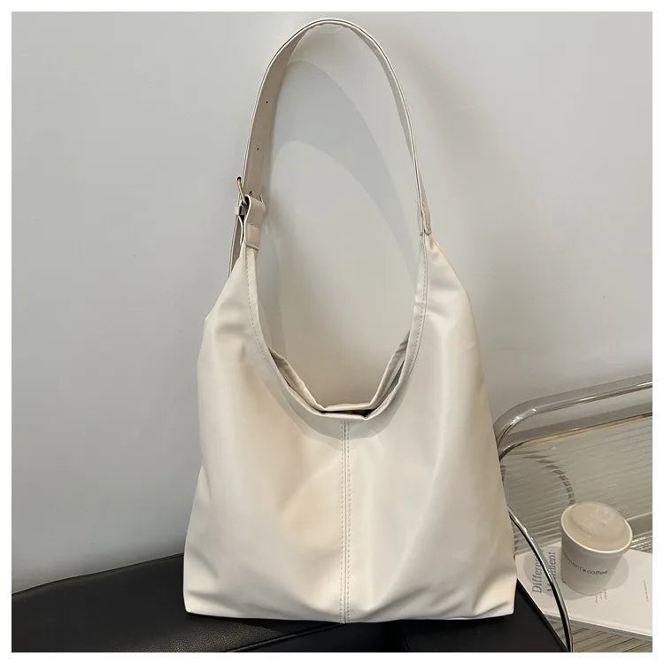 Large-Capacity Women’s Commuting Shoulder Bag – Winter 2025 Popular Solid Color, Simple & Versatile Fashion Bag