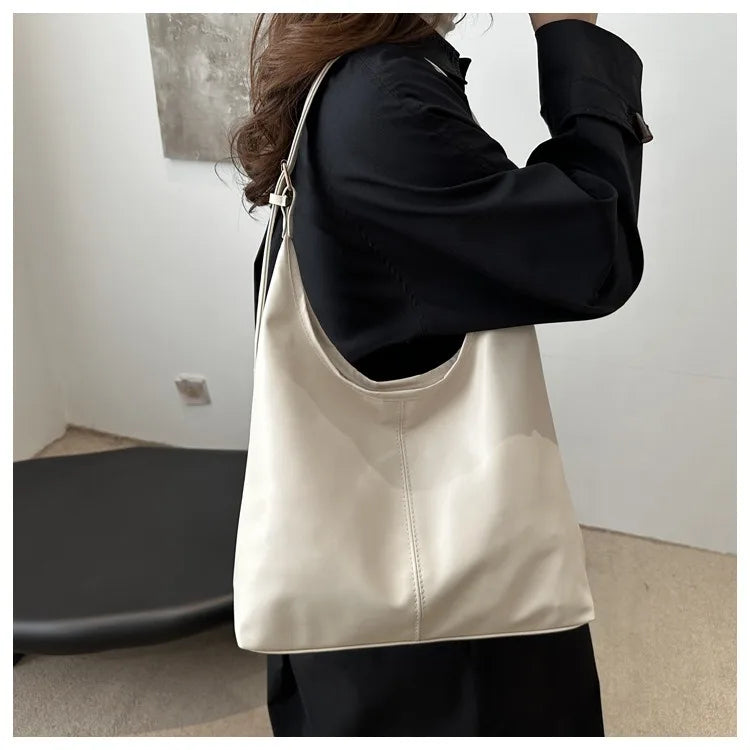 Large-Capacity Women’s Commuting Shoulder Bag – Winter 2025 Popular Solid Color, Simple & Versatile Fashion Bag