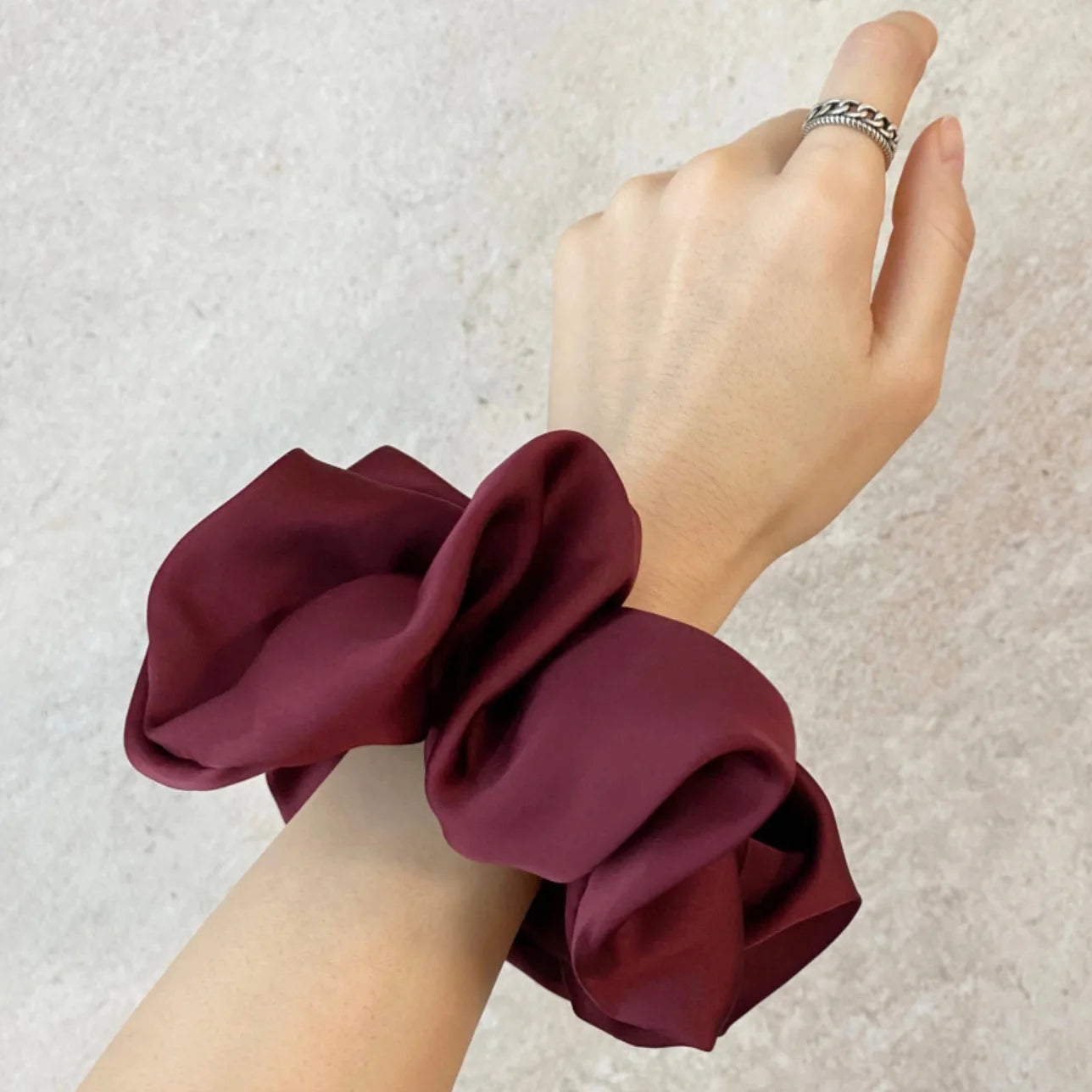 Women Soild Color Oversized Satin Scrunchies Fashion Elastic Hair Ties Ponytail Holder Satin Scrunchie Hair Accessories